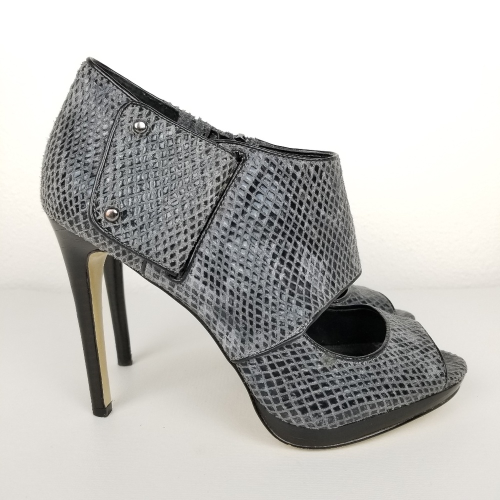 Calvin Klein | Lenora | textured gray design heels